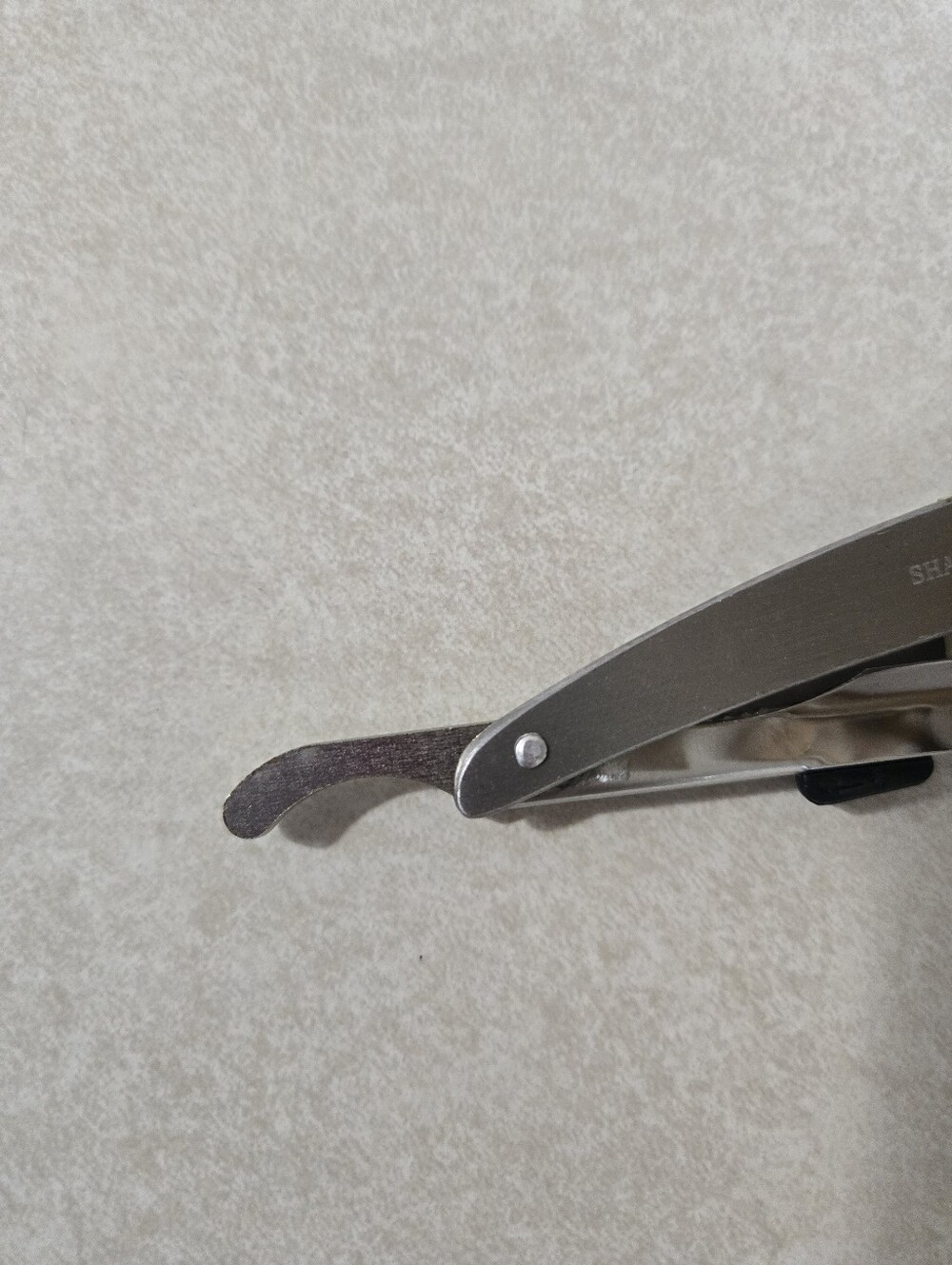 Shark Fin Straight Edge Razor - Picture 6 of 16
